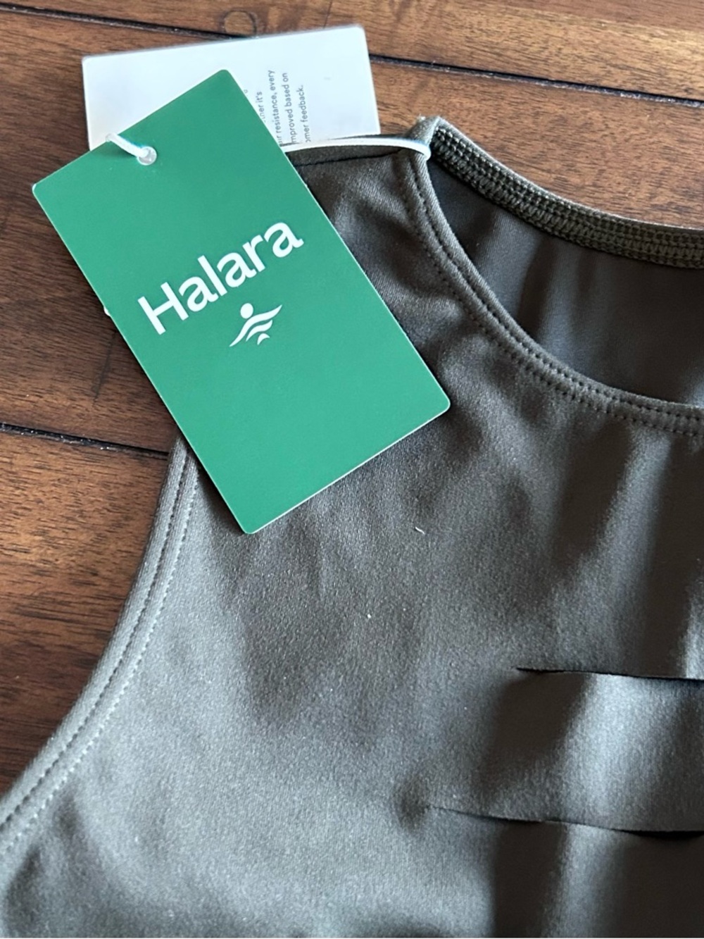 Halara DayStretch Racerback Cut Out Ripped Cropped Tank Top Green Small NEW - Picture 10 of 10